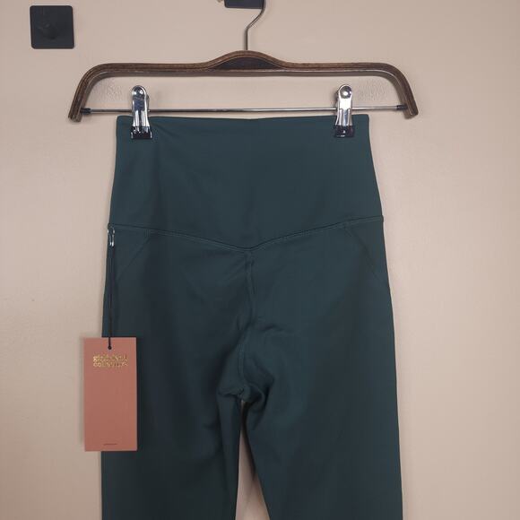 Girlfriend Collective Compressive High-Rise Legging in Moss Size XS - Picture 5 of 8